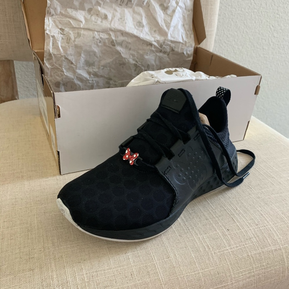 New Balance Limited edition Minnie sneakers